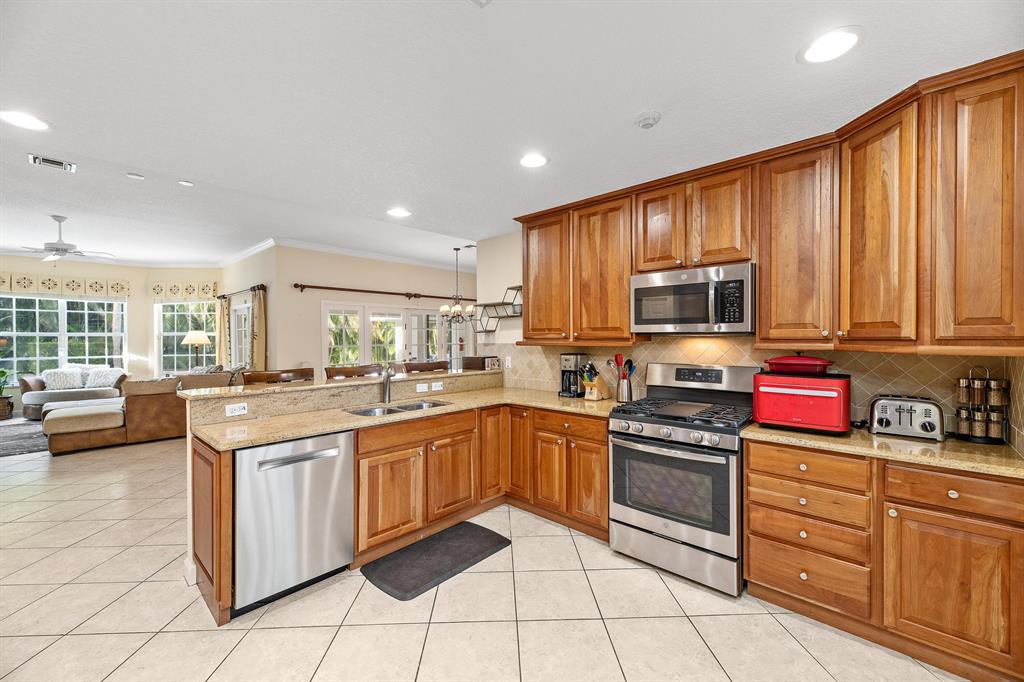 PALM BEACH POINT EAST - Residential