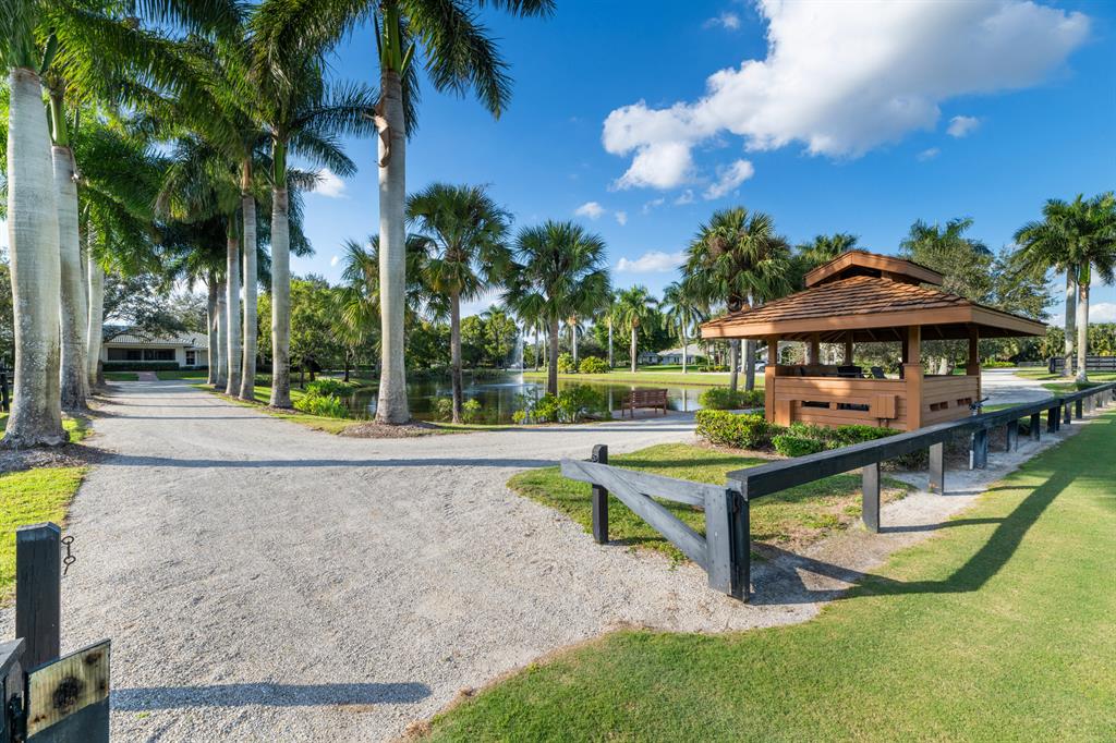 PALM BEACH POINT EAST - Residential