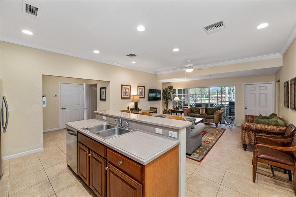 PALM BEACH POINT EAST - Residential