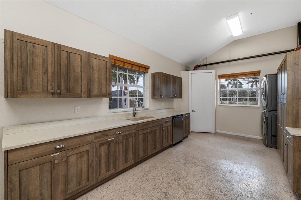 PALM BEACH POINT EAST - Residential