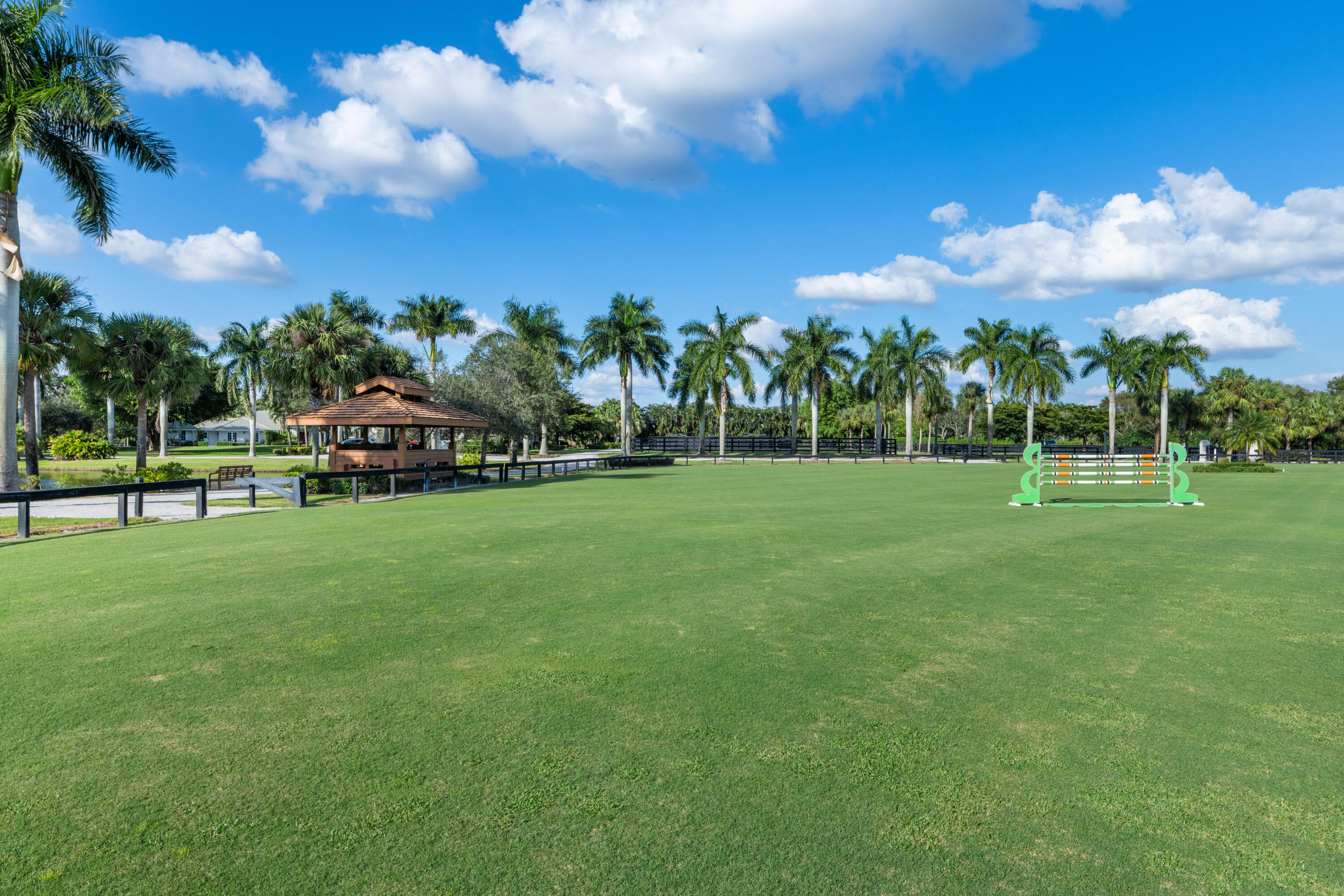 PALM BEACH POINT EAST - Residential