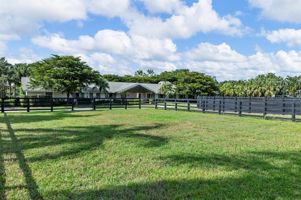 PALM BEACH POINT EAST - Residential