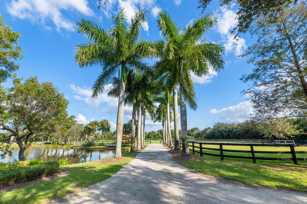 PALM BEACH POINT EAST - Residential