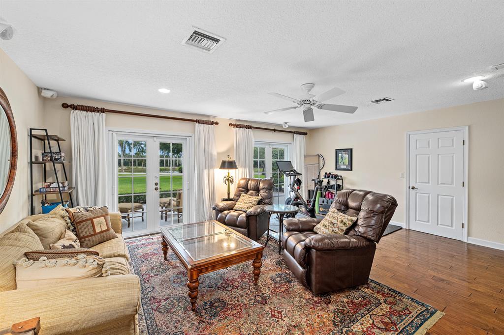 PALM BEACH POINT EAST - Residential