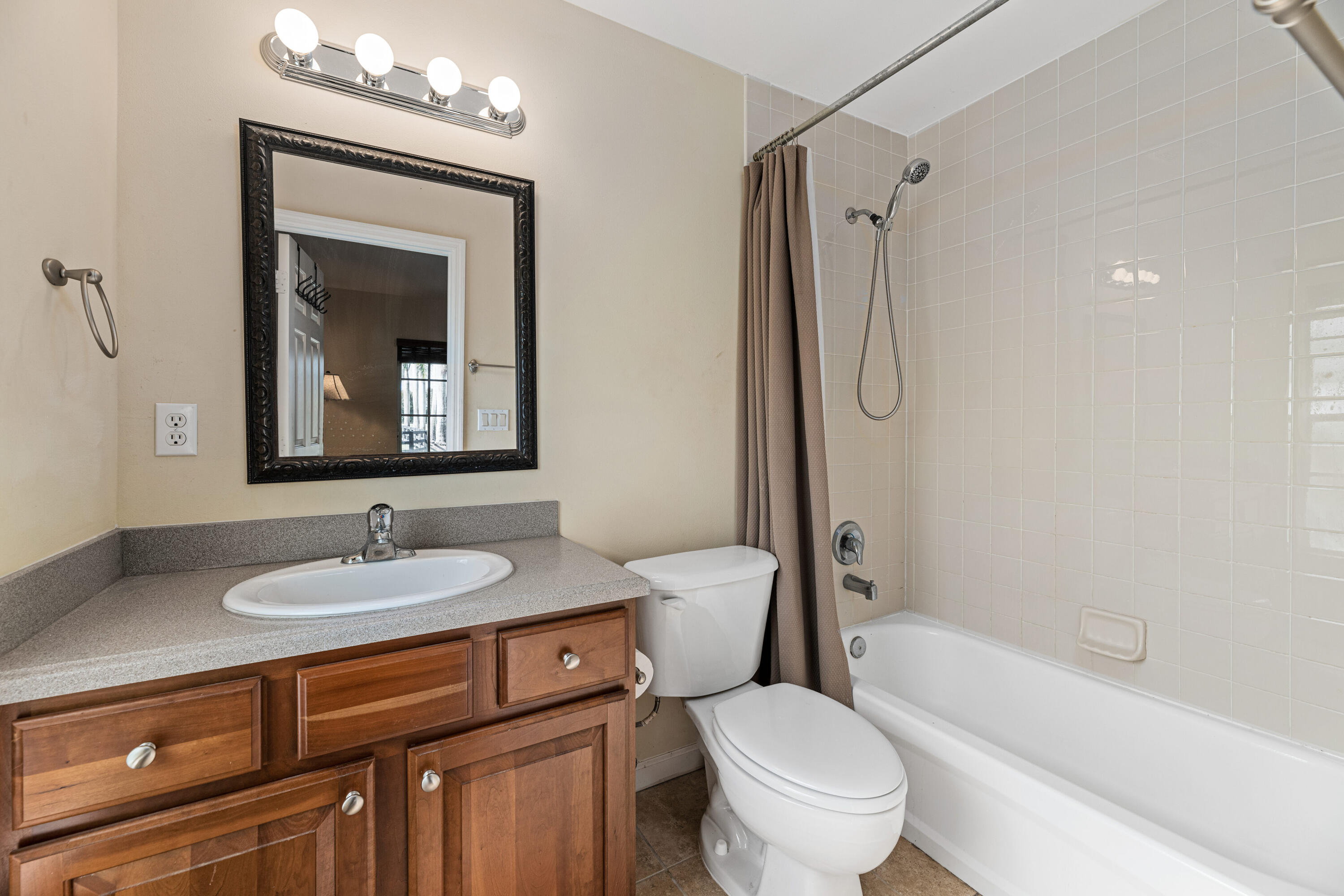 PALM BEACH POINT EAST - Residential