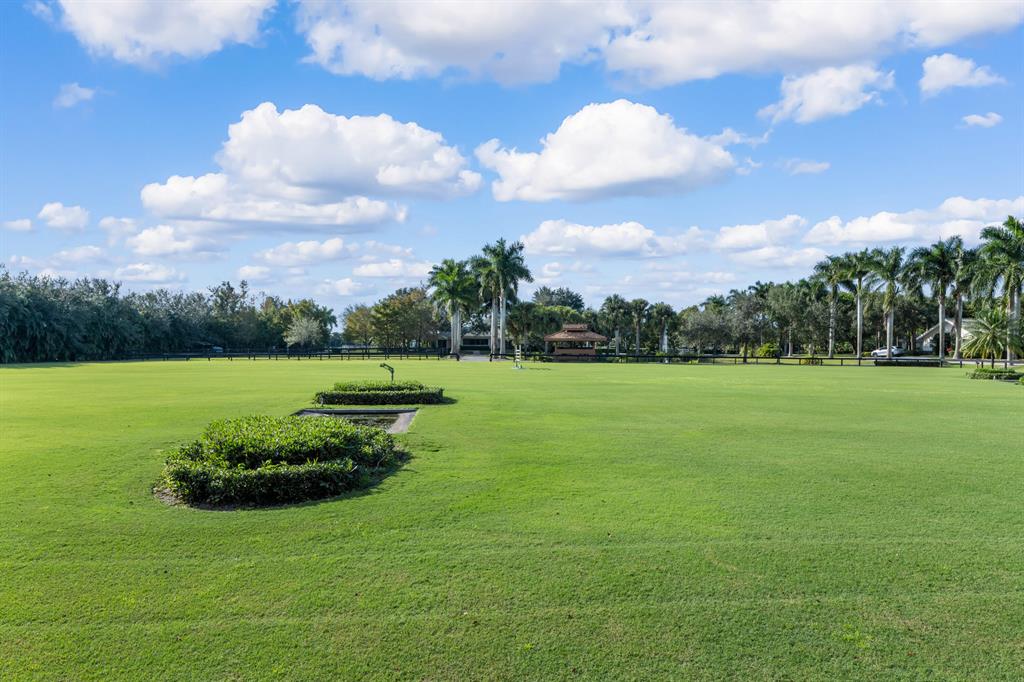 PALM BEACH POINT EAST - Residential