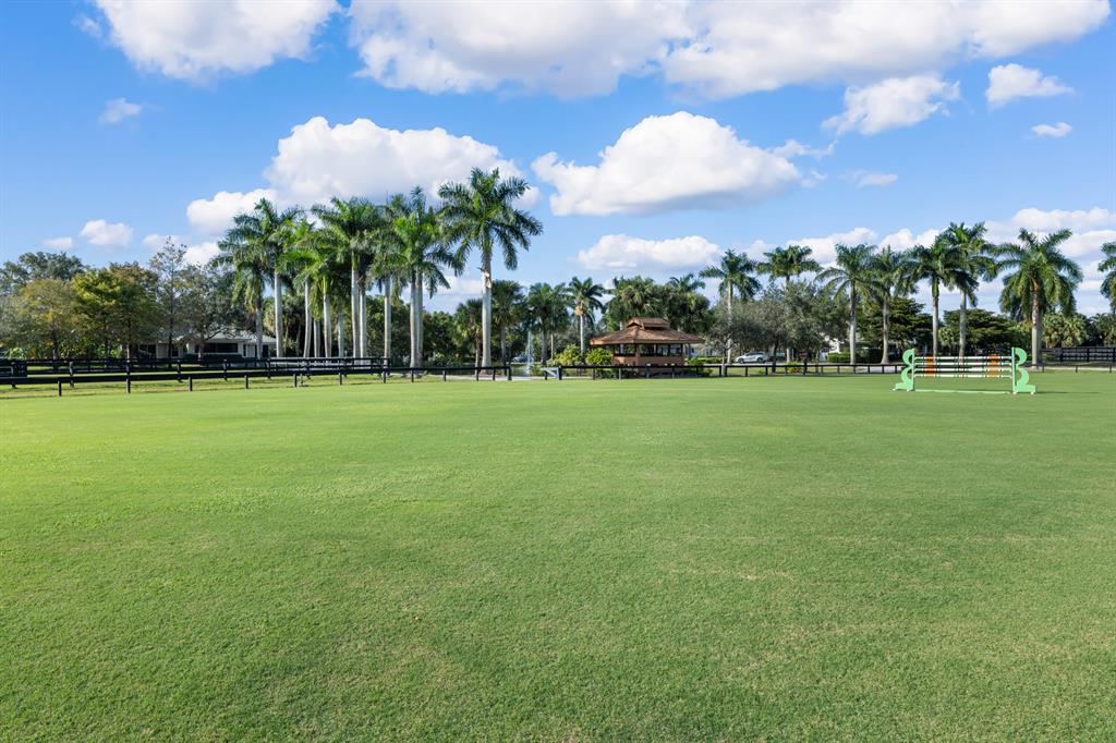 PALM BEACH POINT EAST - Residential