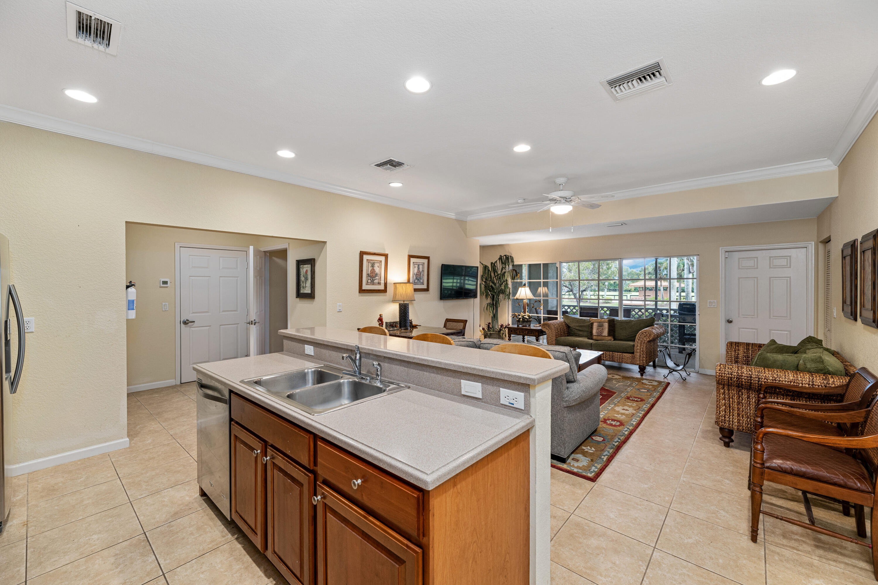 PALM BEACH POINT EAST - Residential