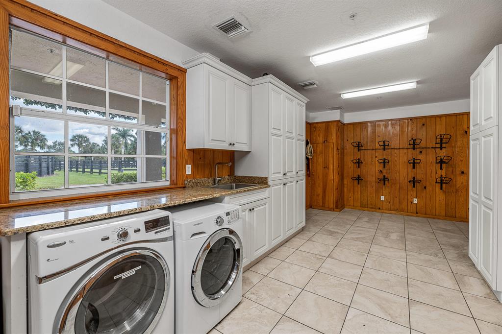 PALM BEACH POINT EAST - Residential