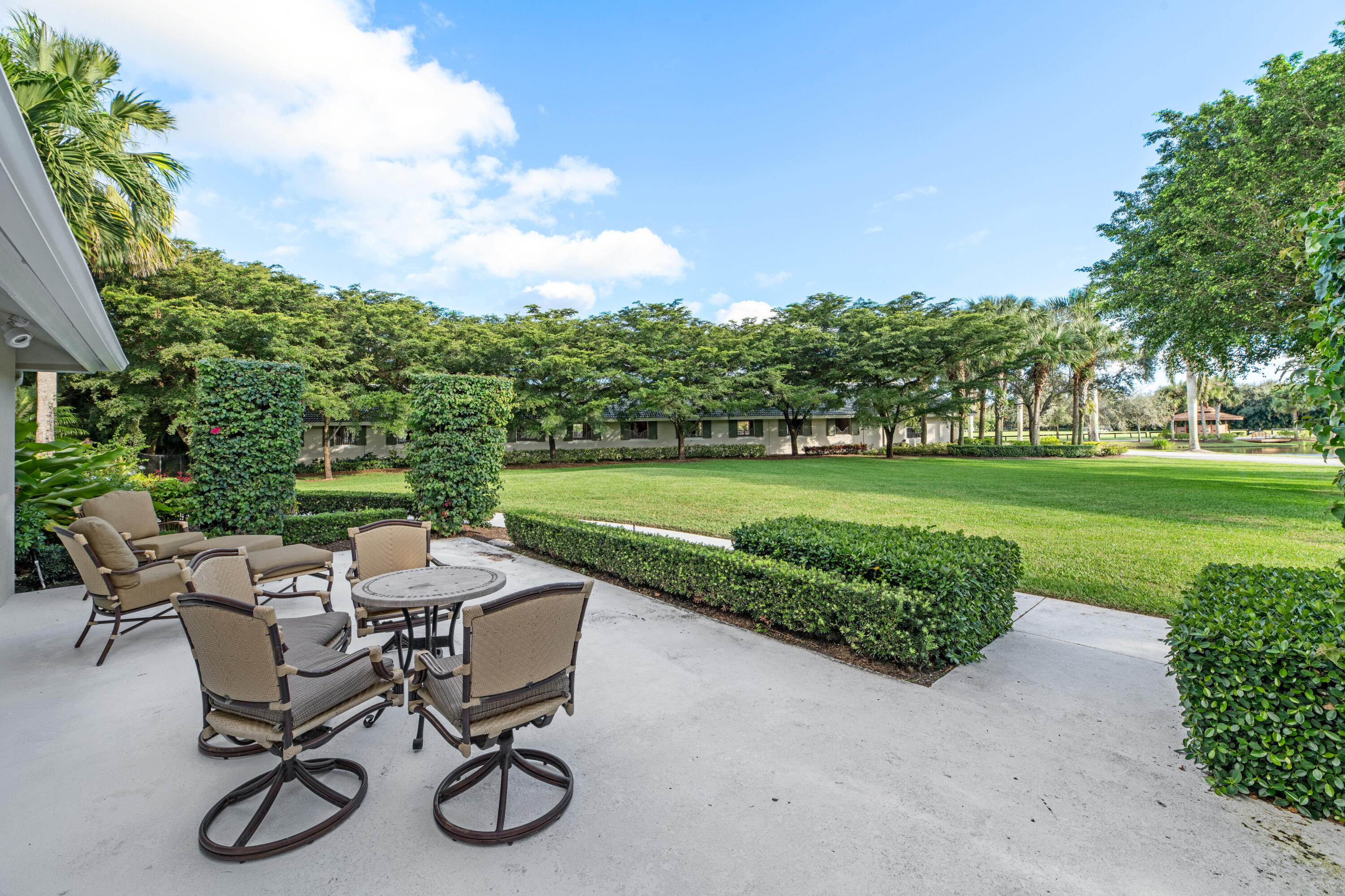 PALM BEACH POINT EAST - Residential