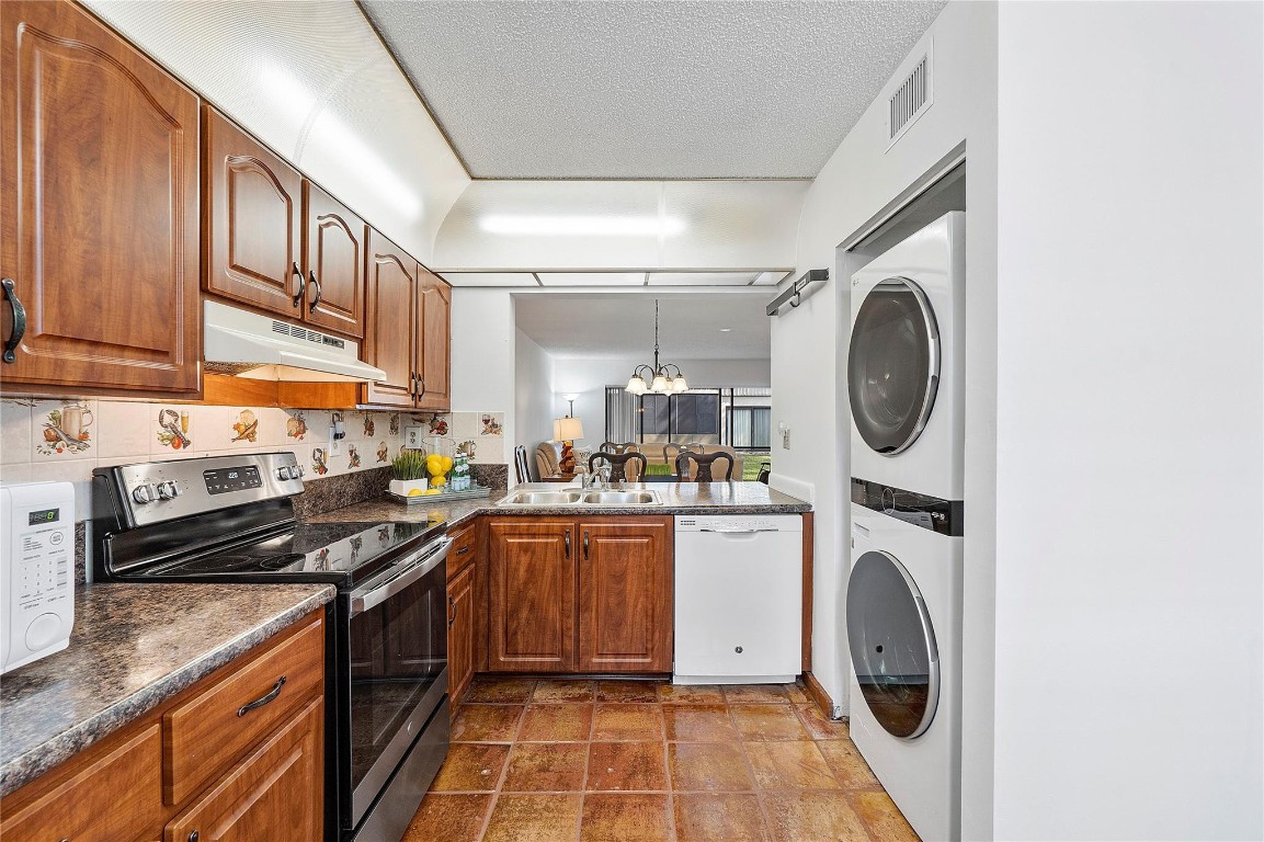 Laurels of Margate Condo - Residential
