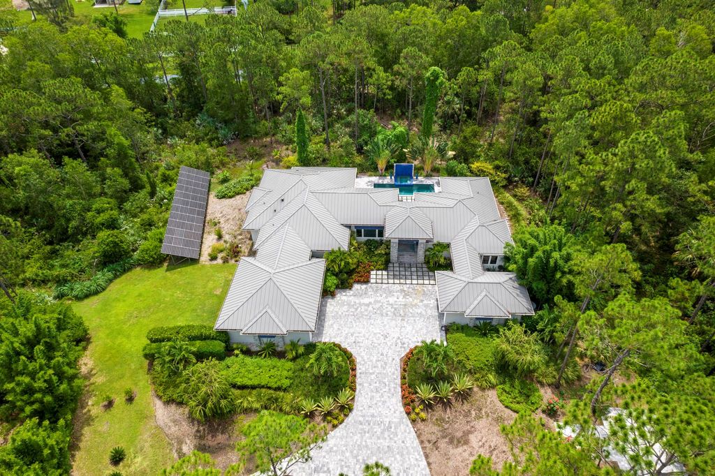 Photo of 13238 Night Owl Lane, Palm Beach Gardens, FL 33418 (MLS # R10899712)