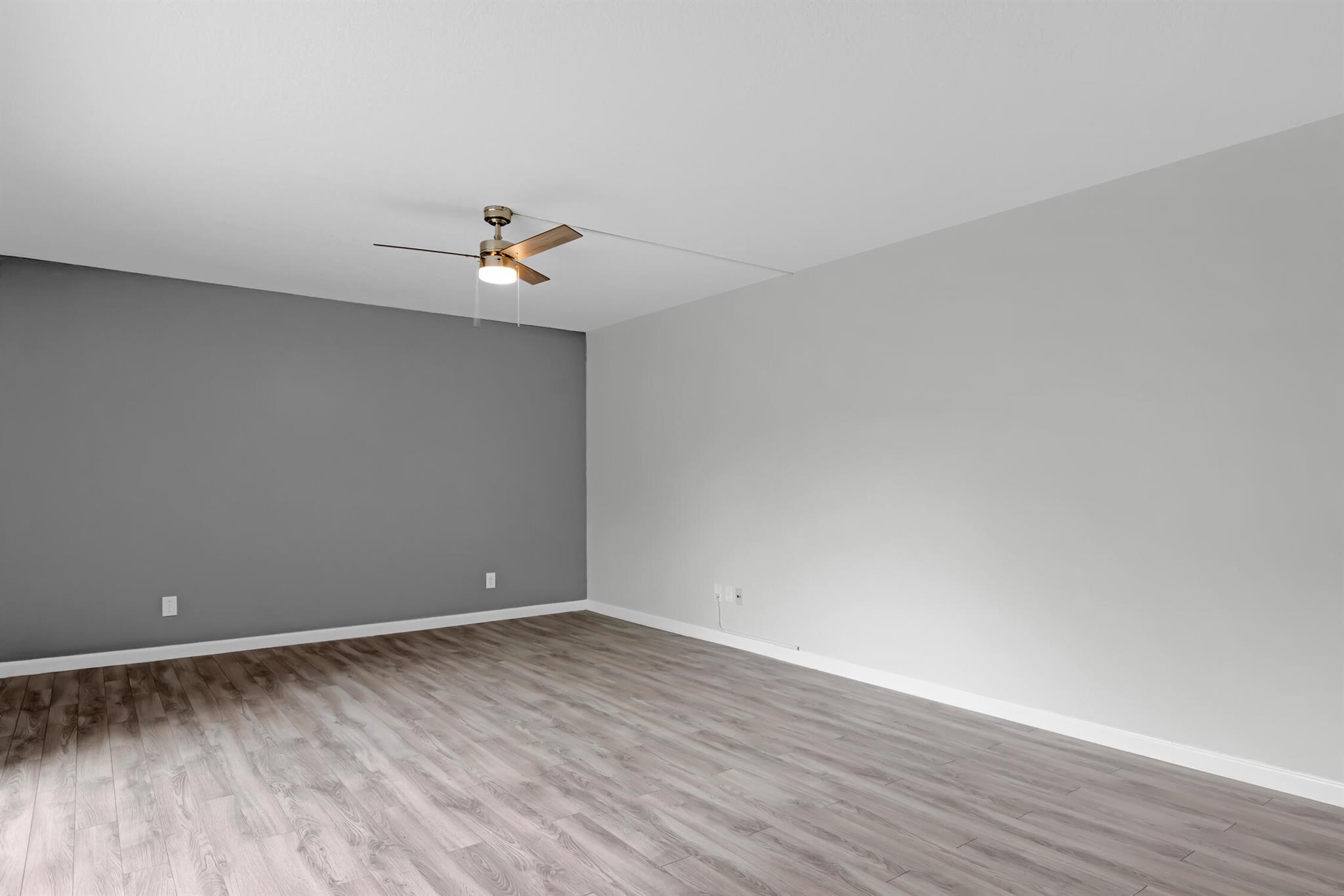 TROPIC GROVES VILLAS J - Residential