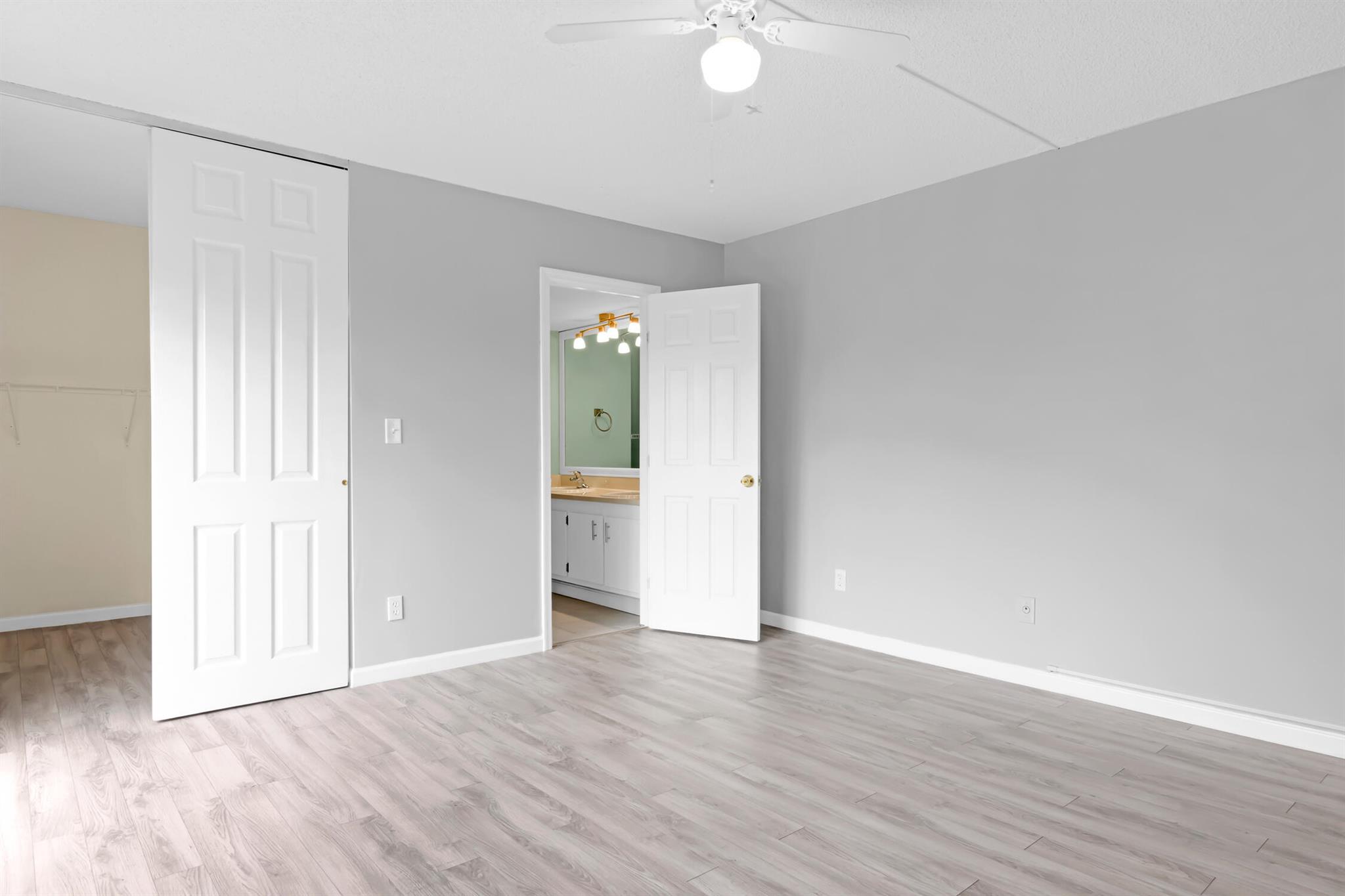 TROPIC GROVES VILLAS J - Residential