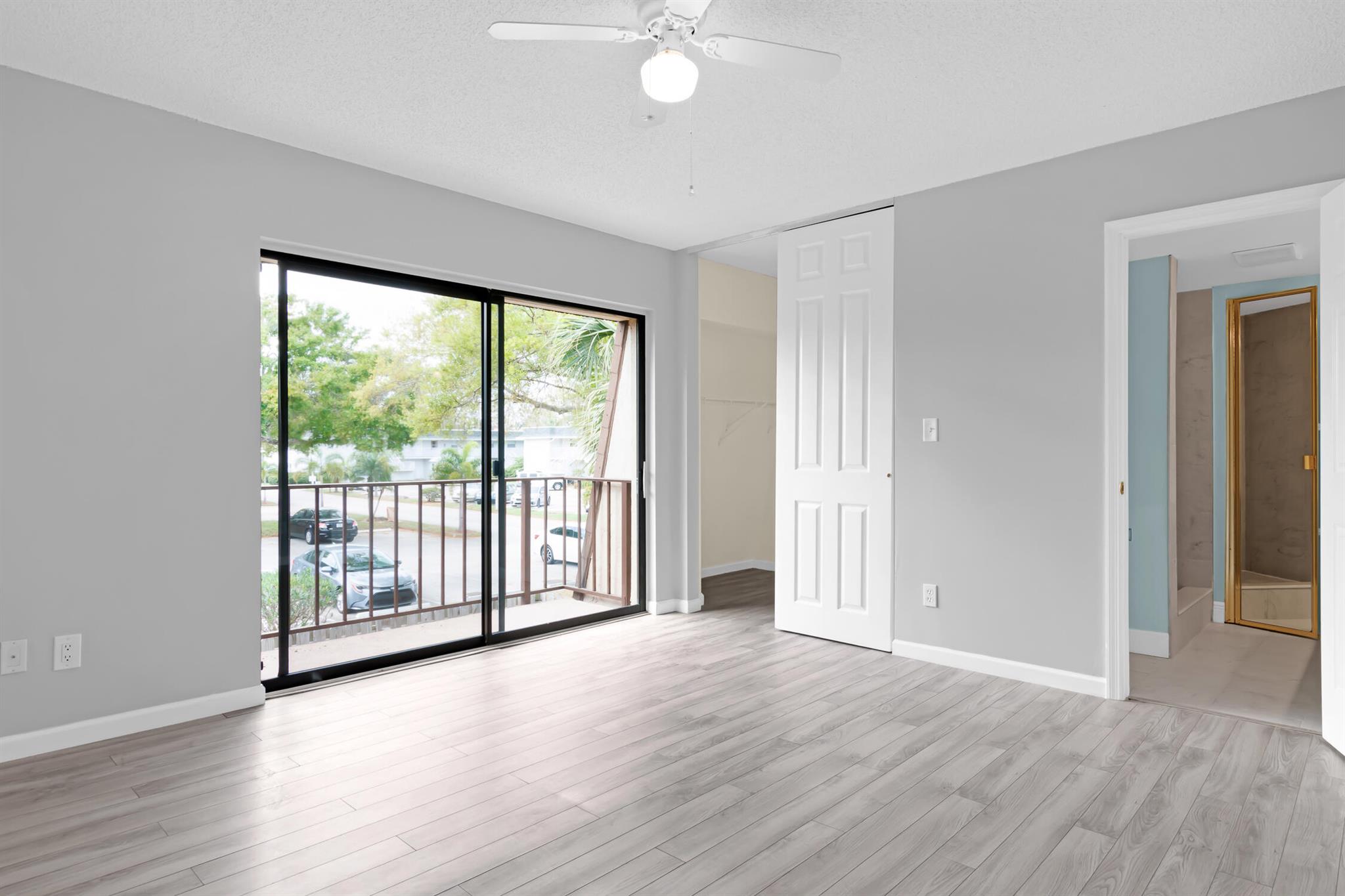 TROPIC GROVES VILLAS J - Residential