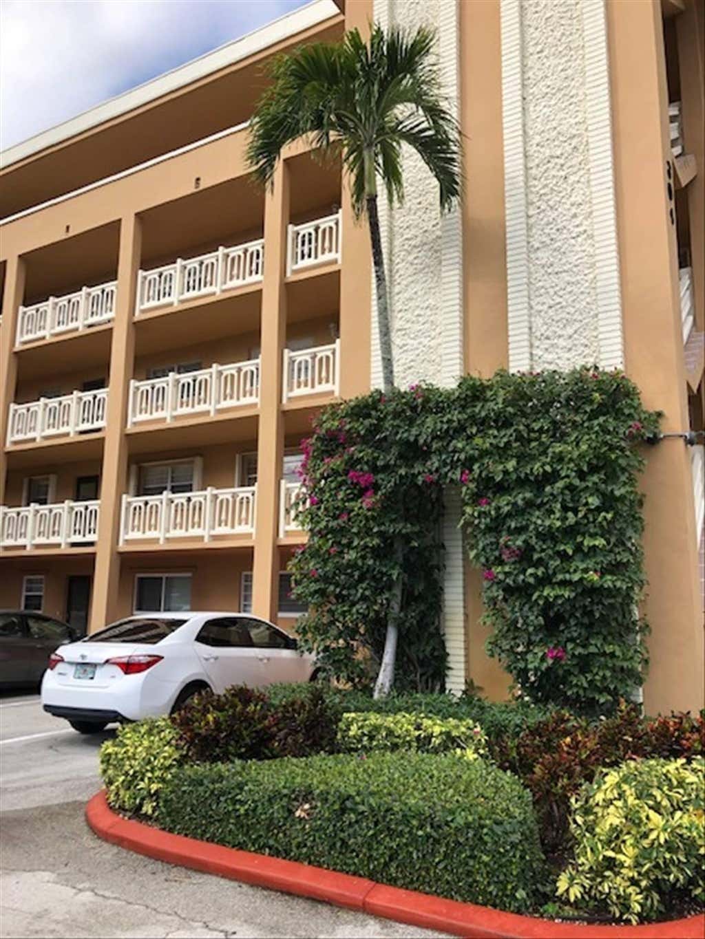 Photo of 304 Golfview Road #404, North Palm Beach, FL 33408 (MLS # R10777120)