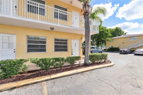 Tiny photo for 4050 NE 12th Terrace #39-2, Oakland Park, FL 33334 (MLS # B26047343)