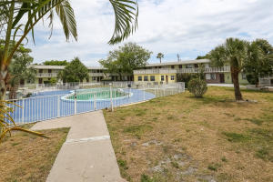 CRESTHAVEN 3 - Commercial Sale