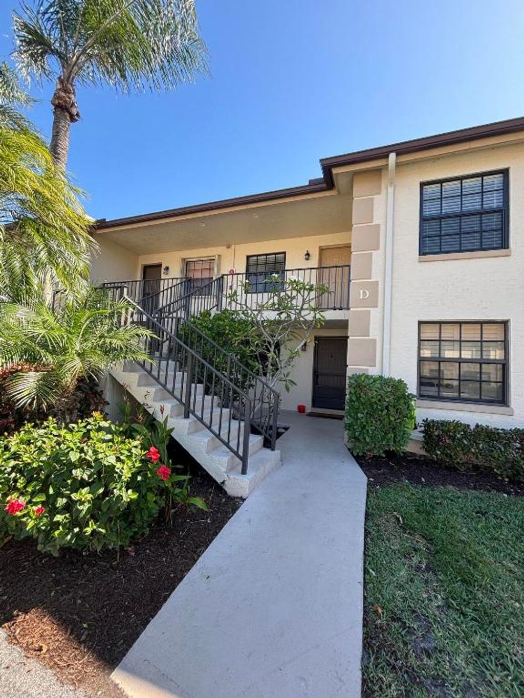 Photo of 302 Pinecrest Circle #D, Jupiter, FL 33458 (MLS # R10961935)