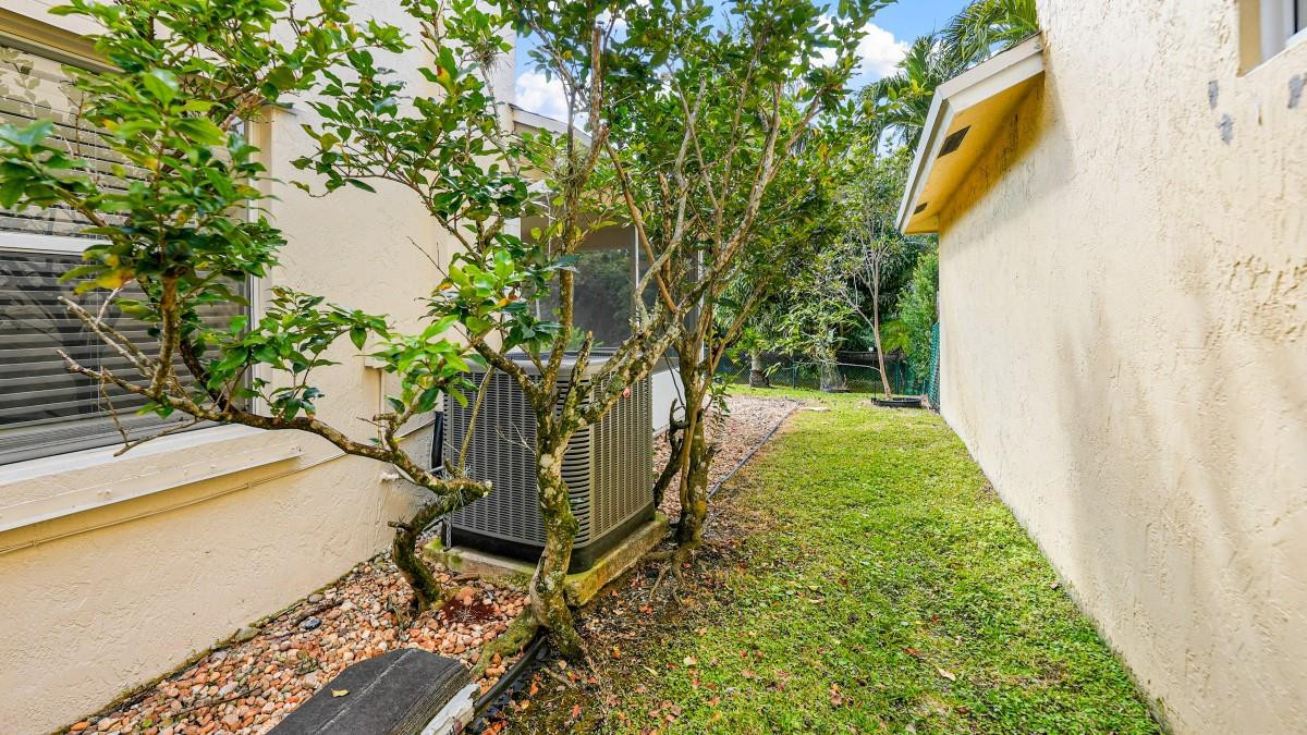 Centura Parc At Coconut C - Residential