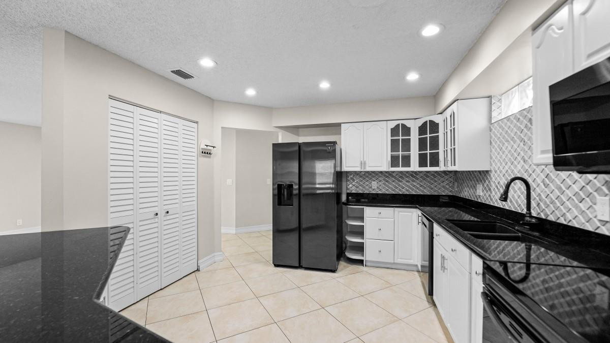 Centura Parc At Coconut C - Residential