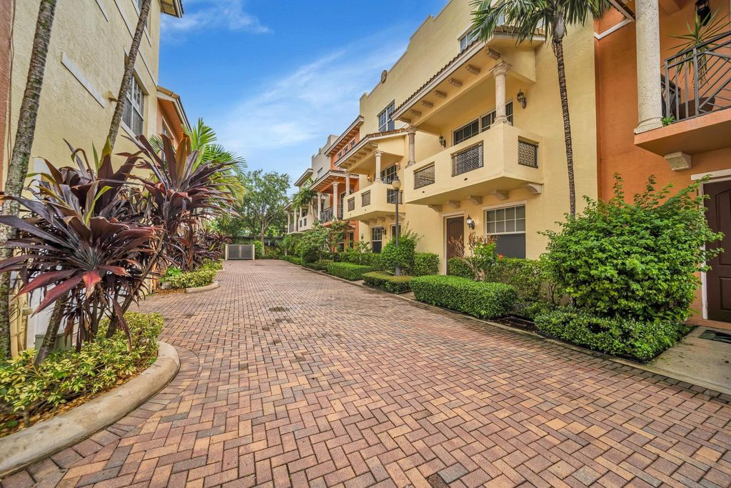 Photo of 219 N L Street #108, Lake Worth Beach, FL 33460 (MLS # F10447024)