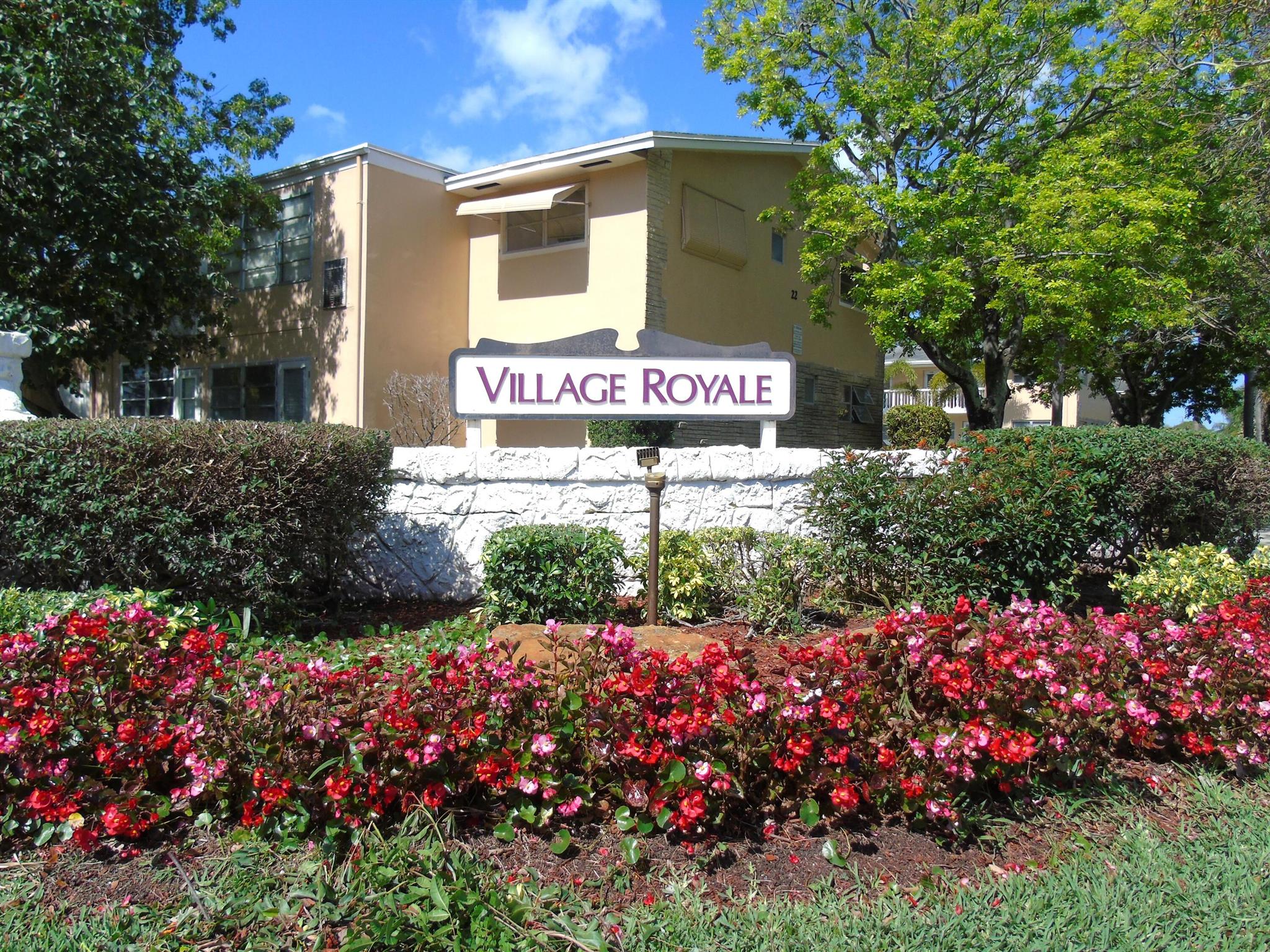 SEASONAL RENTAL IN BOYNTON BEACH. Beautifully updated and Move in ready 2 Bedroom / 2 Bathroom Seasonal or Off-Season turnkey rental in the very desirable 55+ community of Village Royale. East of 95 and close to the beach. This unit is very light, bright and airy. Nicely updated and very clean. Just bring your toothbrush. 2 walk-in closets, indoor washer and dryer and outdoor seating. One bathroom has a tub for soaking and one bath has easy access step in. Everything you need to live comfortably. Very close to one of the three pools and shuffleboard. Don't have to go far for a daily swim. Village Royale offers all the amenities and clubs to keep you busy. 3 month minimum rental.