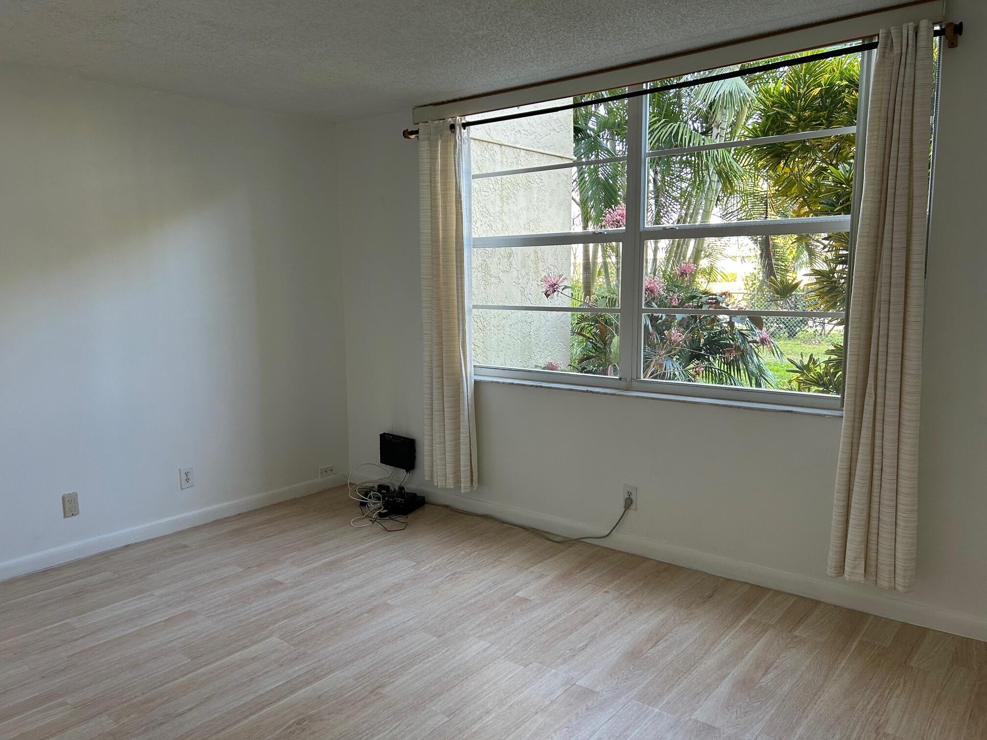 VILLAGES OF ORIOLE ABBEY CONDO - Residential Lease