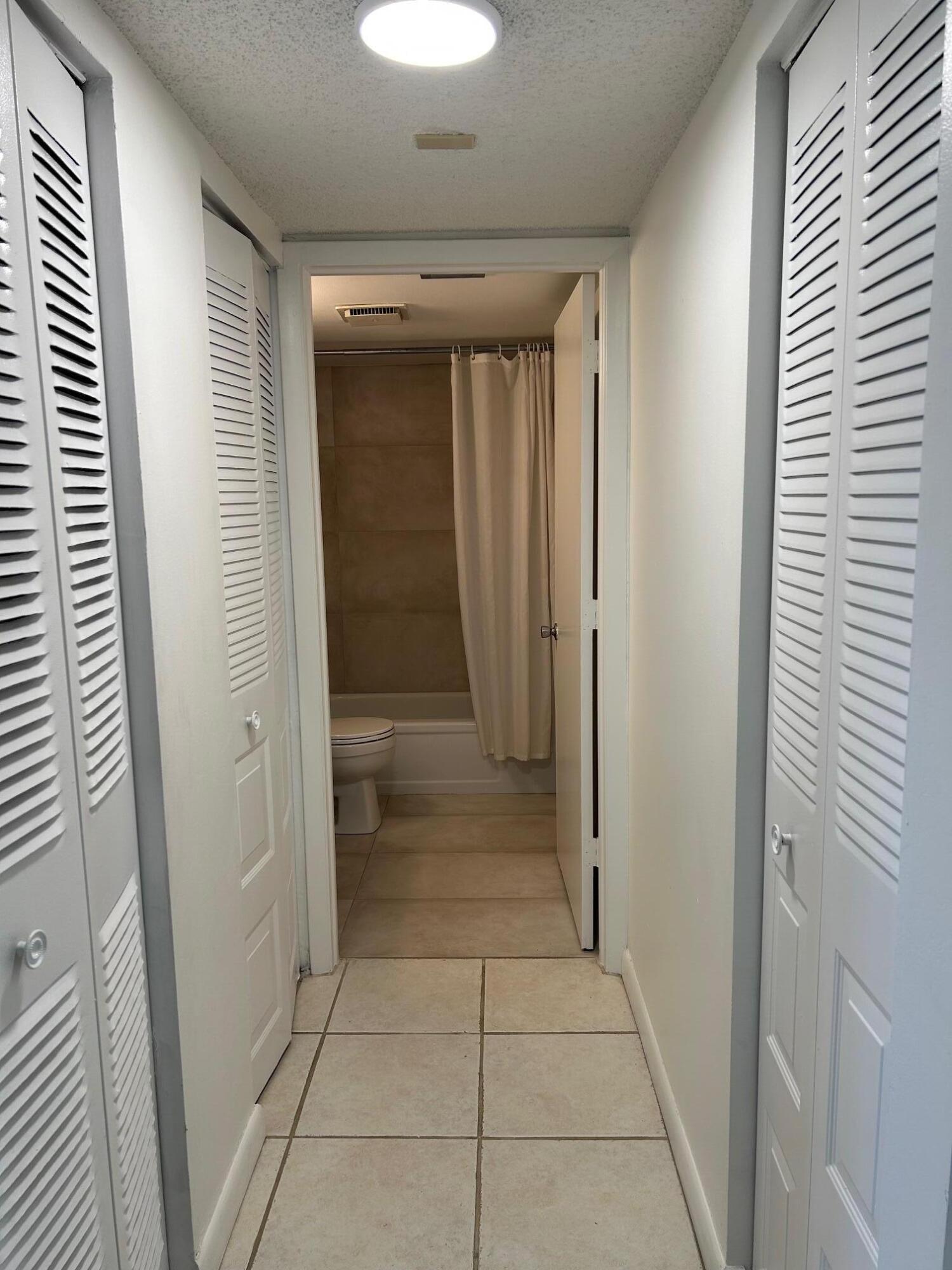 VILLAGES OF ORIOLE ABBEY CONDO - Residential Lease