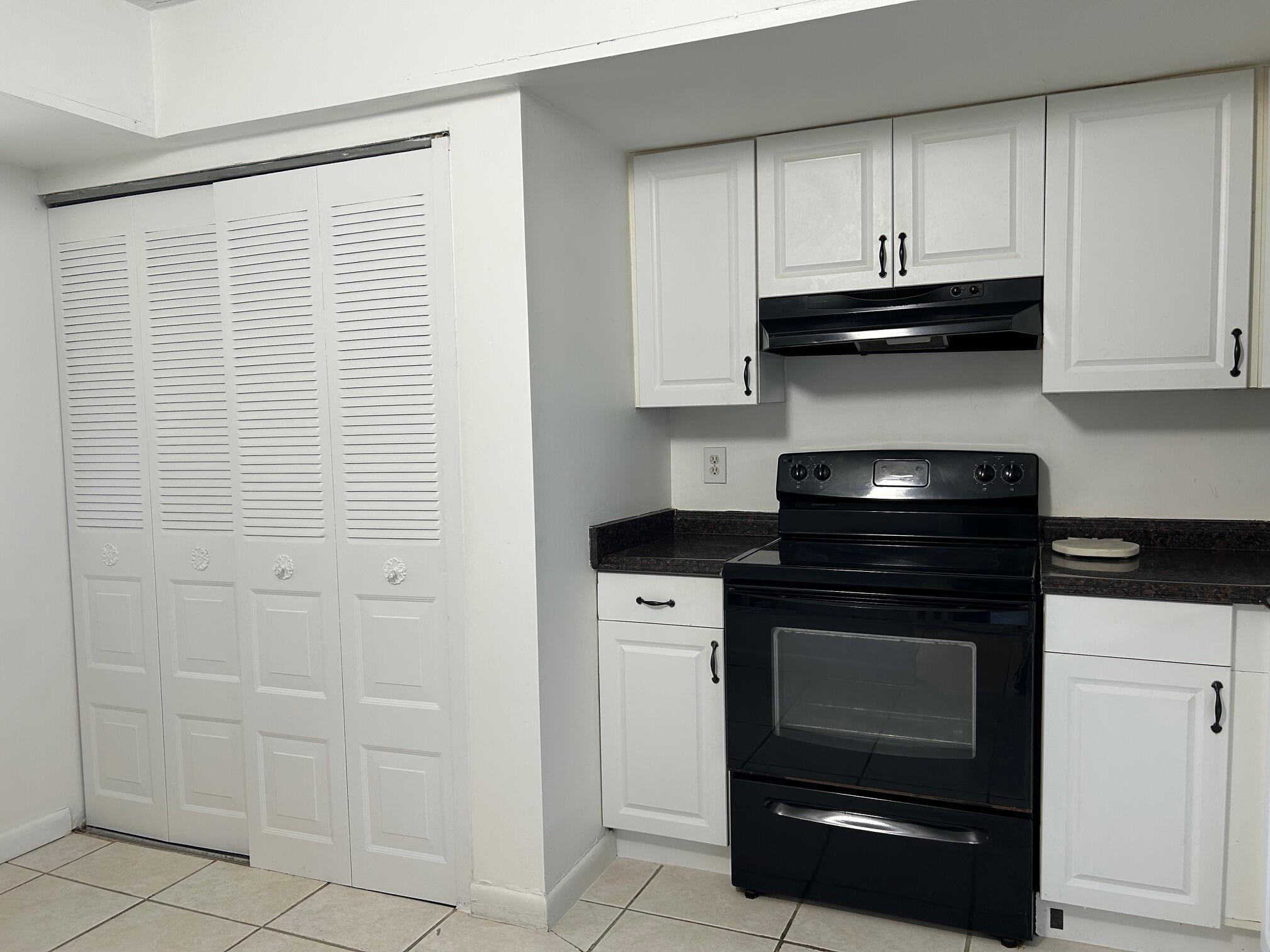 VILLAGES OF ORIOLE ABBEY CONDO - Residential Lease