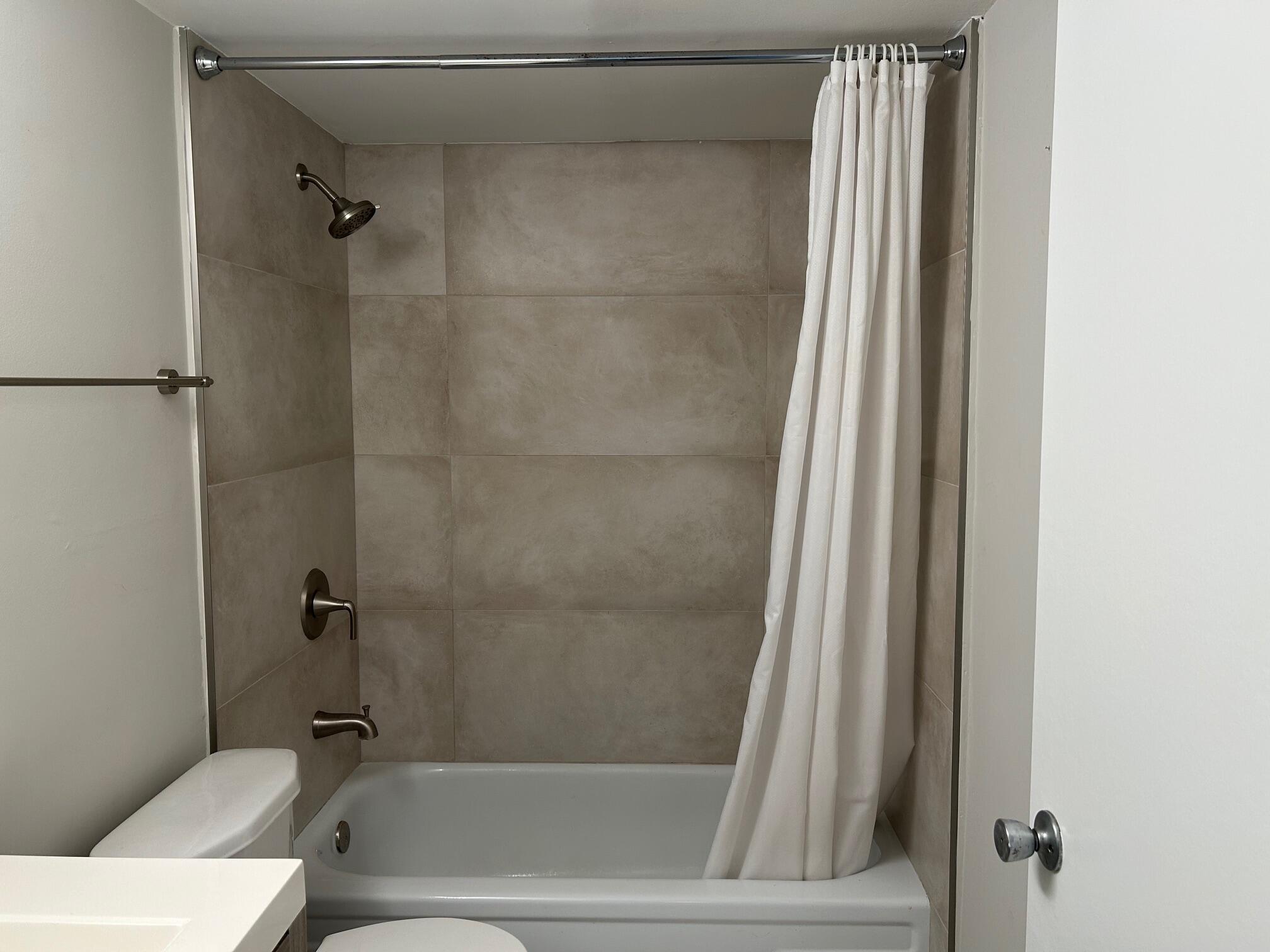 VILLAGES OF ORIOLE ABBEY CONDO - Residential Lease