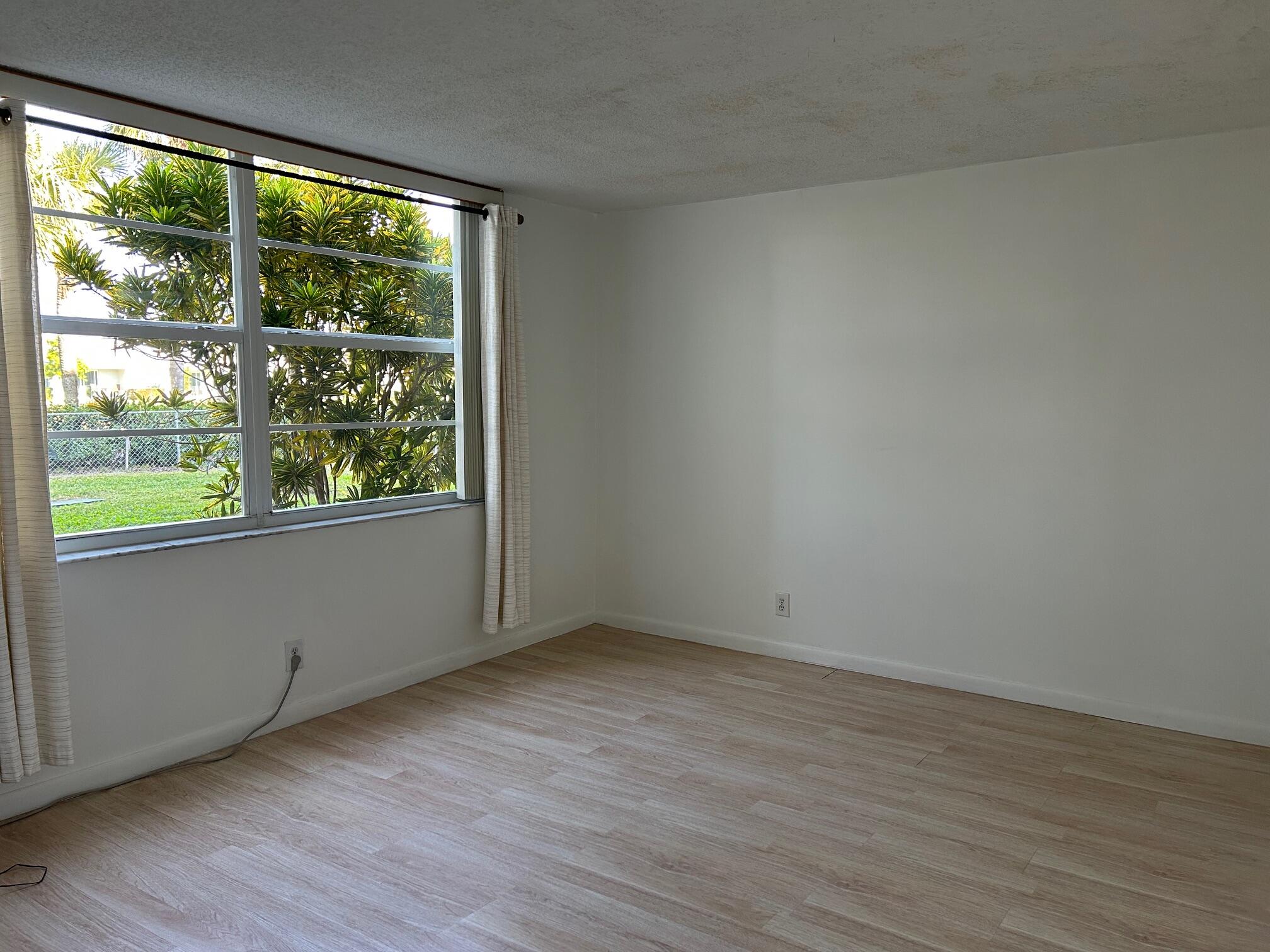 VILLAGES OF ORIOLE ABBEY CONDO - Residential Lease