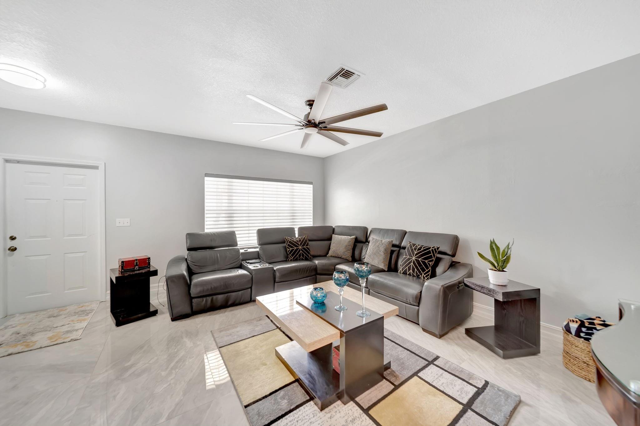 6010 N Golden Beauty Ln