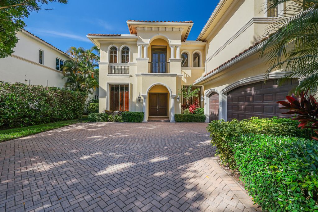 Photo of 9407 Bridgebrook Drive, Boca Raton, FL 33496 (MLS # R11129041)