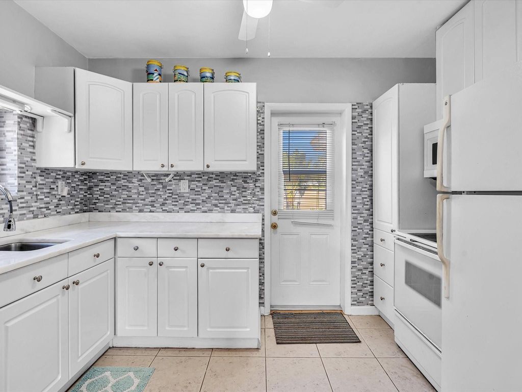 Photo of 1835 Roosevelt Street, Hollywood, FL 33020 (MLS # F10554635)