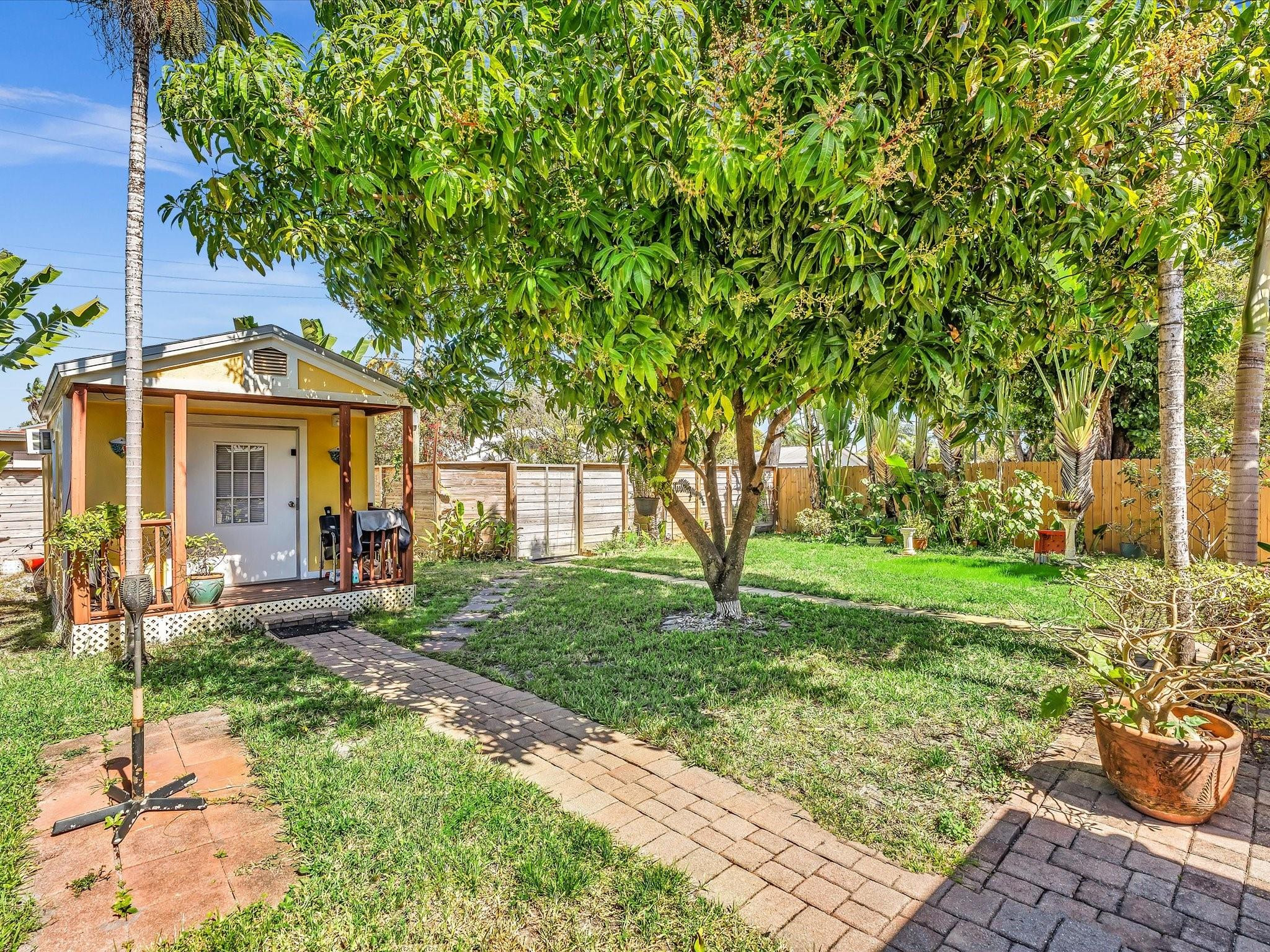 1835 Roosevelt Street