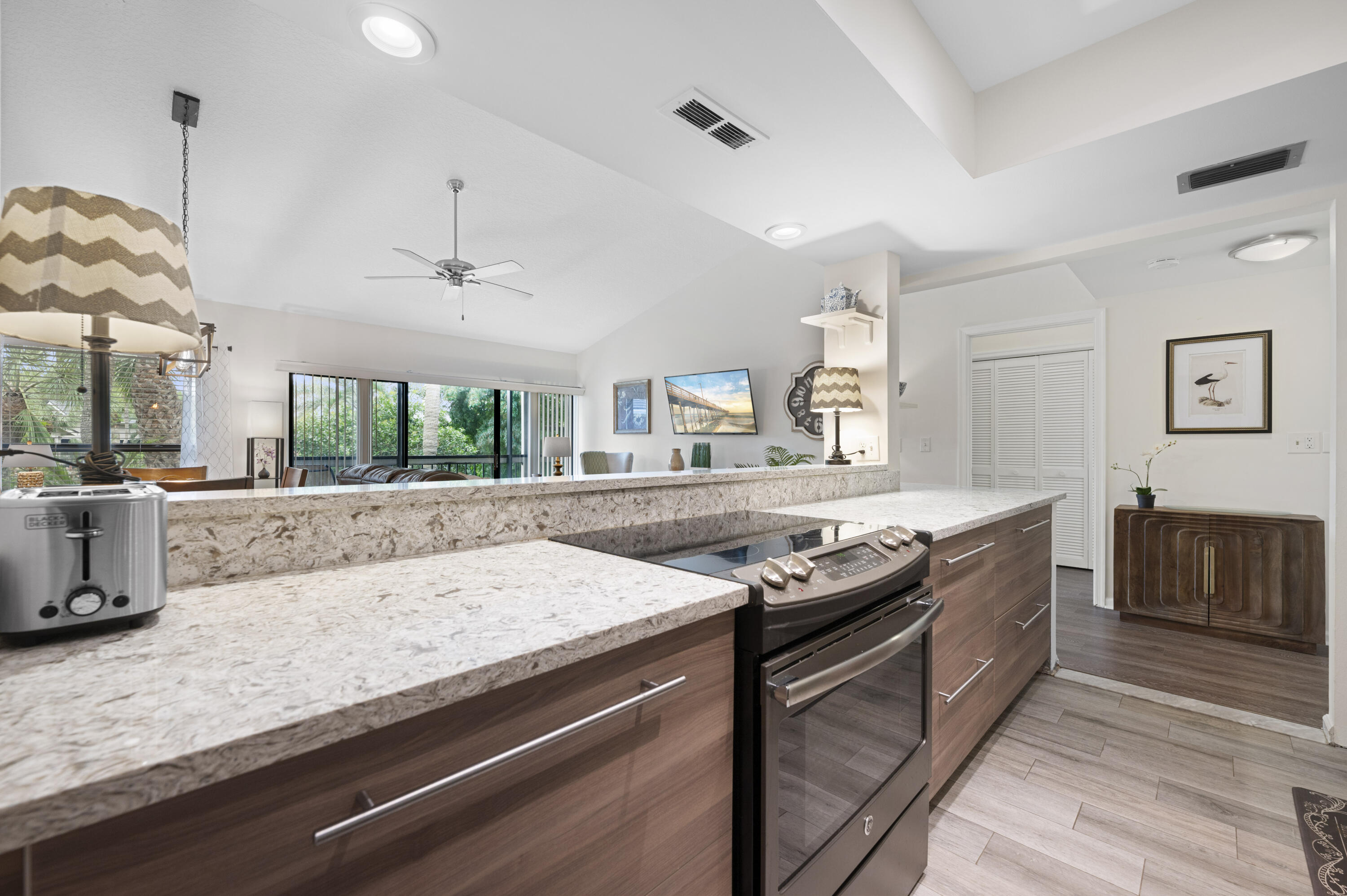 Properties 11863 Wimbledon Circle 542
