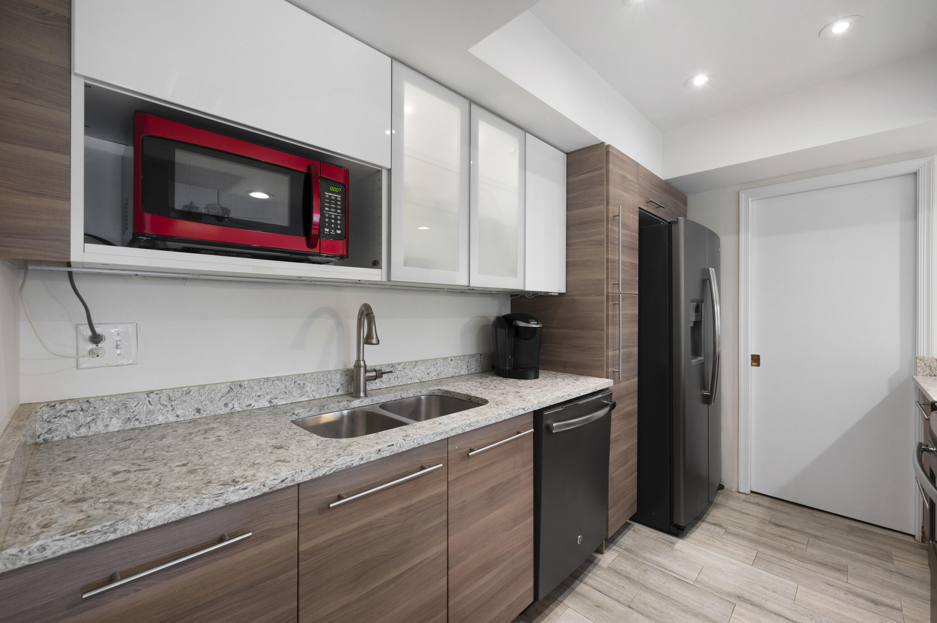 Properties 11863 Wimbledon Circle 542