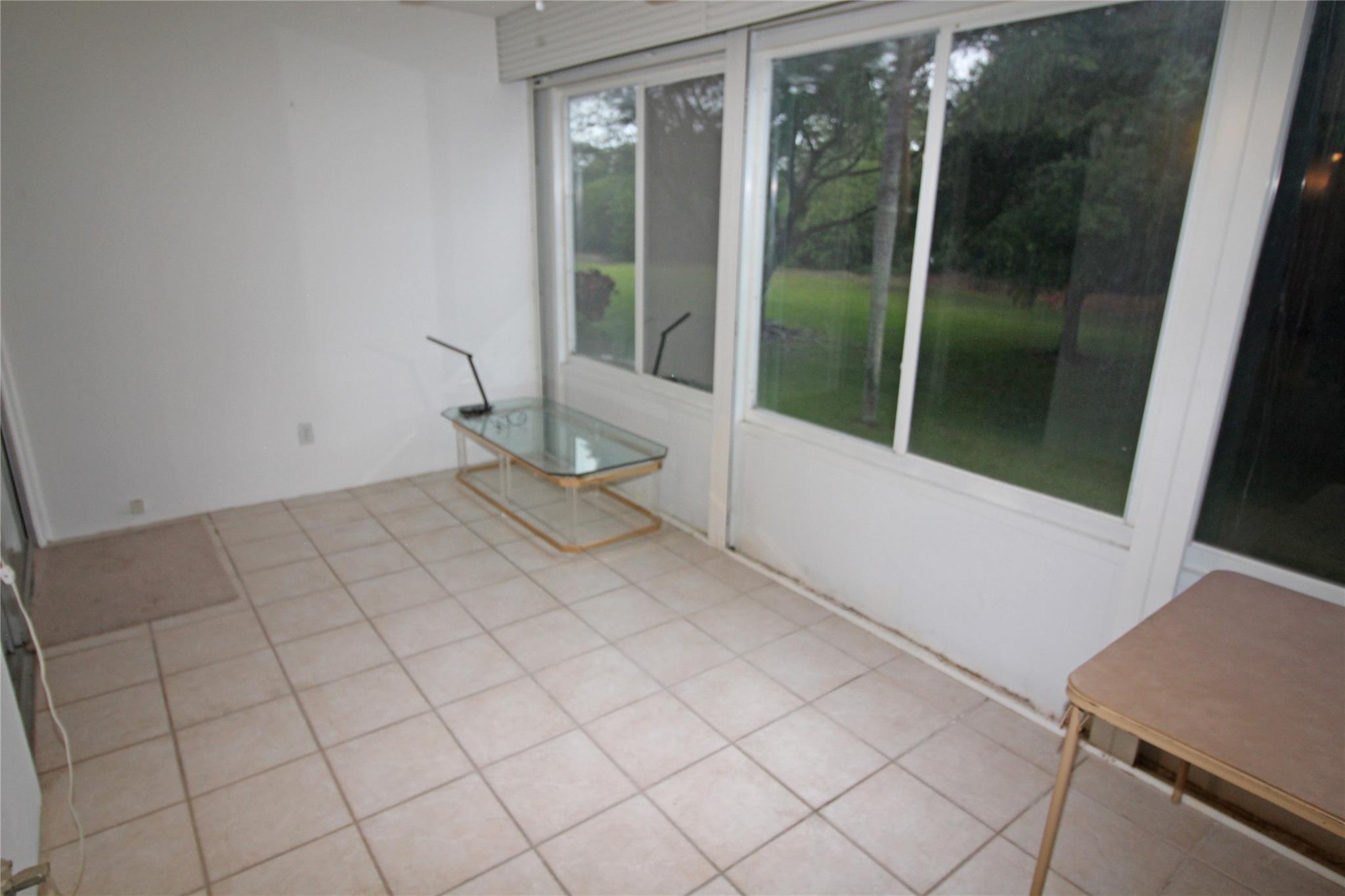 2071 Oakridge F 2071