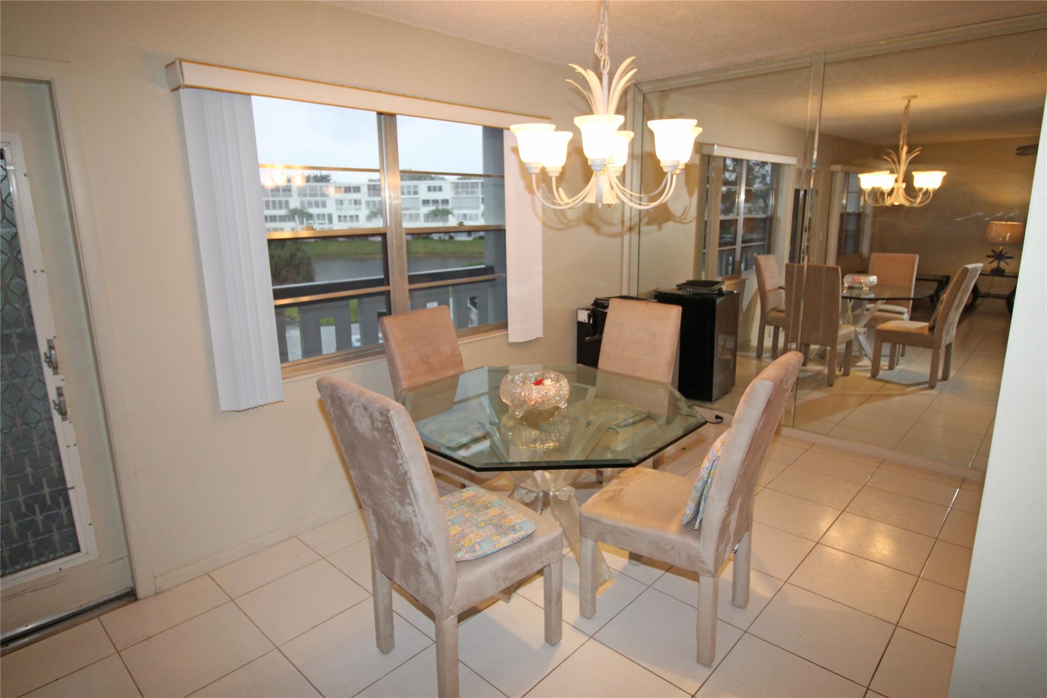 2071 Oakridge F 2071