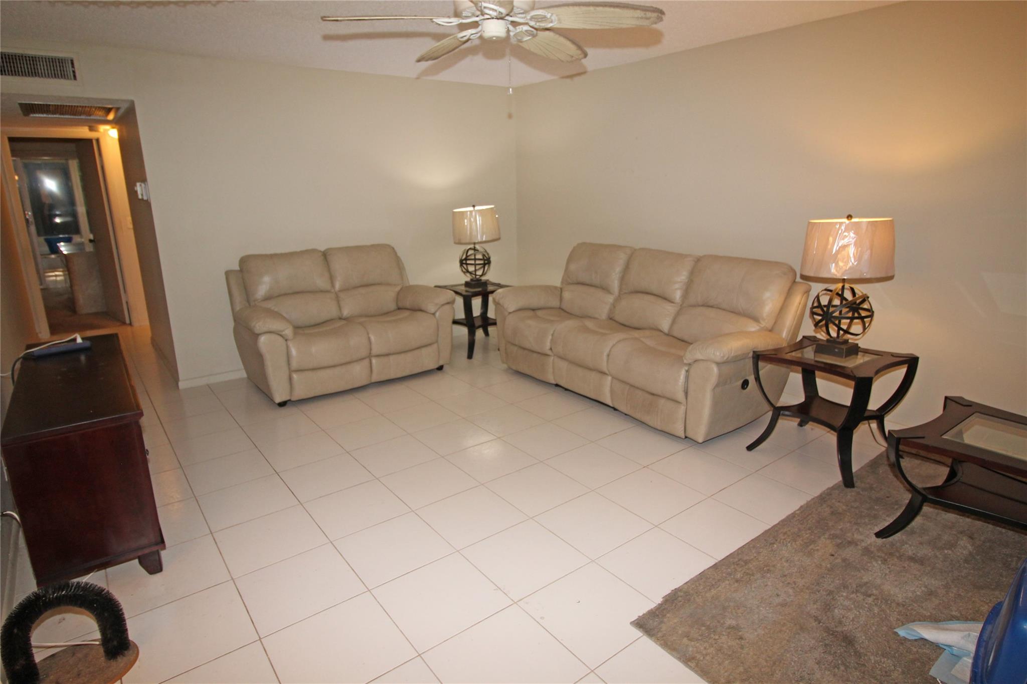 2071 Oakridge F 2071
