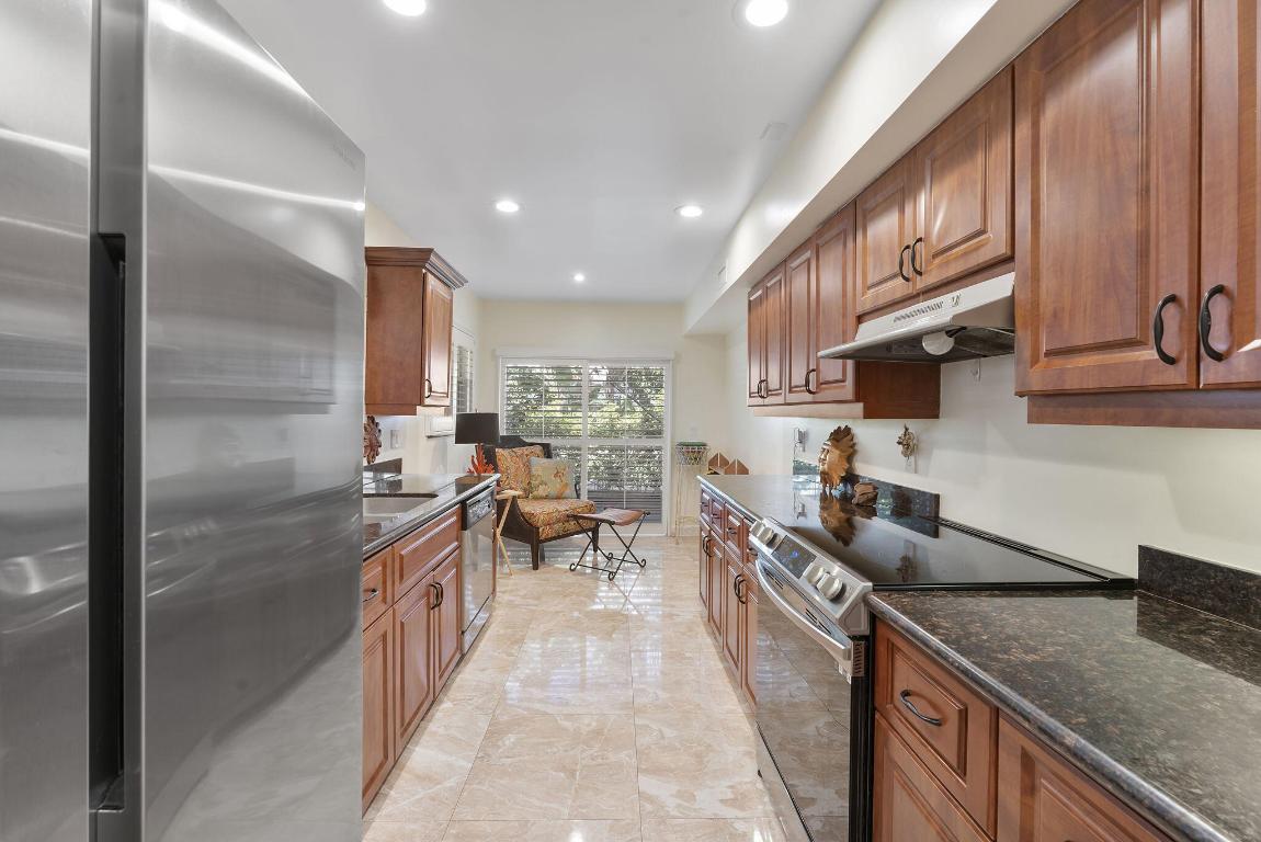 BEACHCOMBER CONDO - Residential