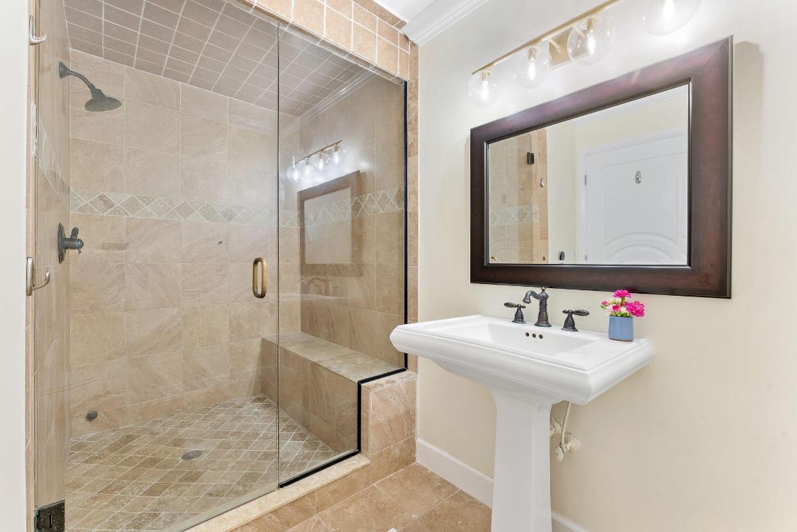 BEACHCOMBER CONDO - Residential