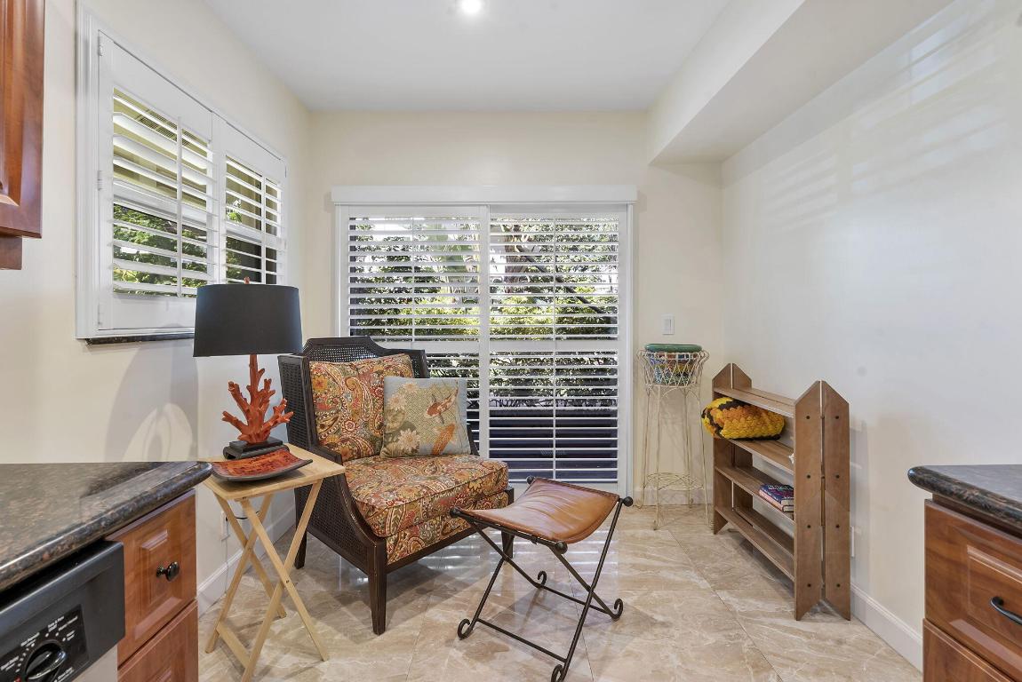 BEACHCOMBER CONDO - Residential