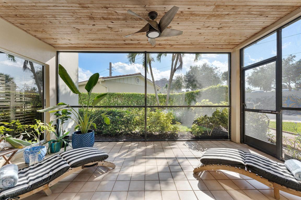 BEACHCOMBER CONDO - Residential