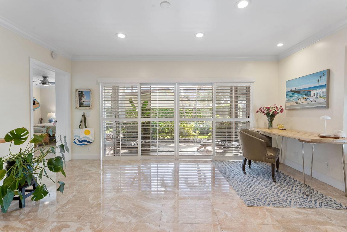 BEACHCOMBER CONDO - Residential