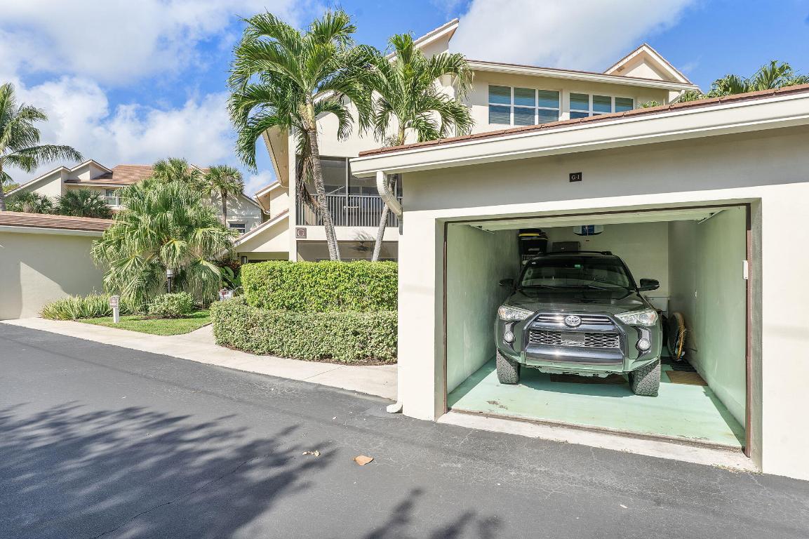 BEACHCOMBER CONDO - Residential