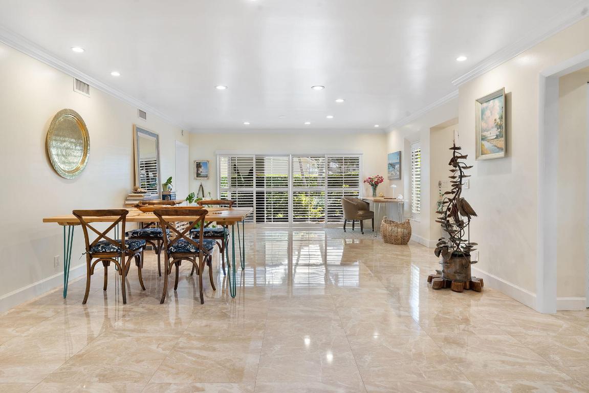 BEACHCOMBER CONDO - Residential