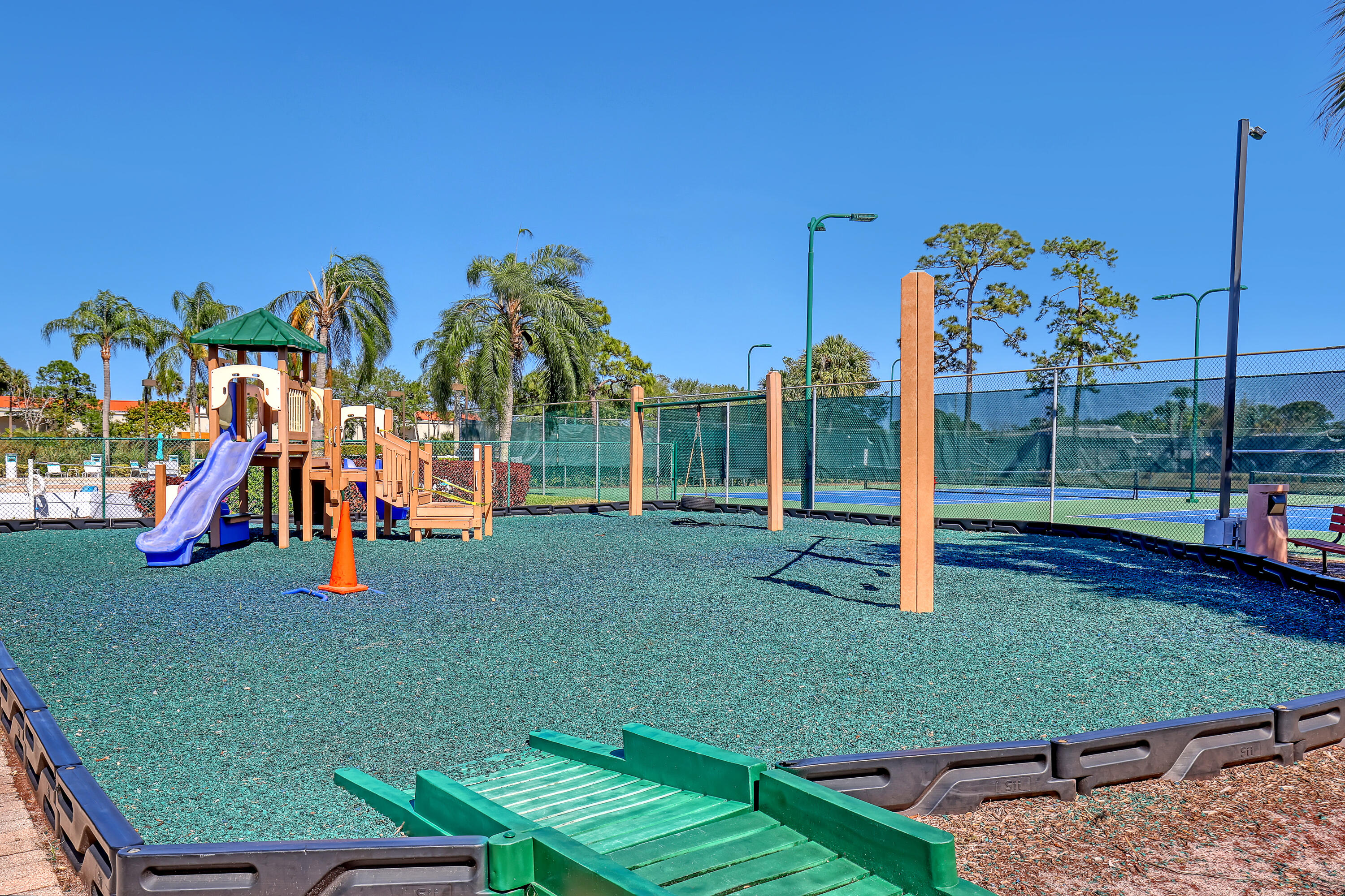 RIVER BRIDGE PAR 2F - Residential