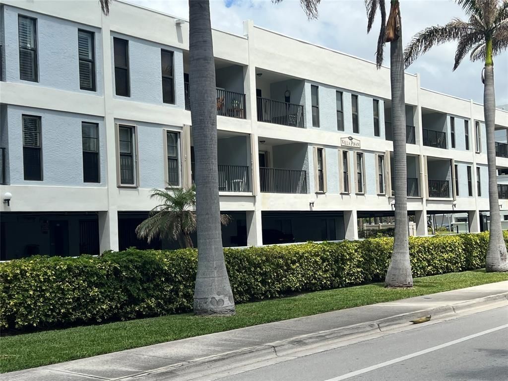 Photo of 445 SE 21st Avenue #201, Deerfield Beach, FL 33441 (MLS # F10442689)